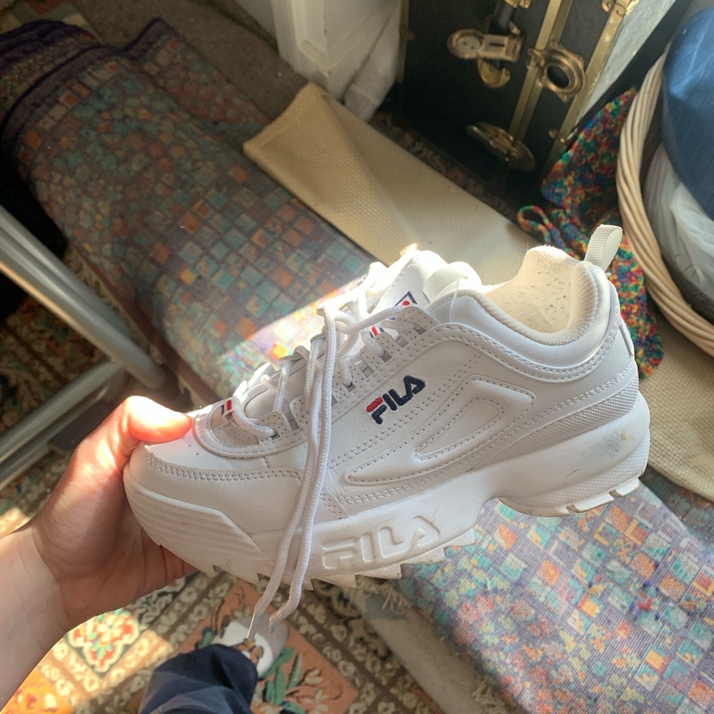 Fila sneakers size 7